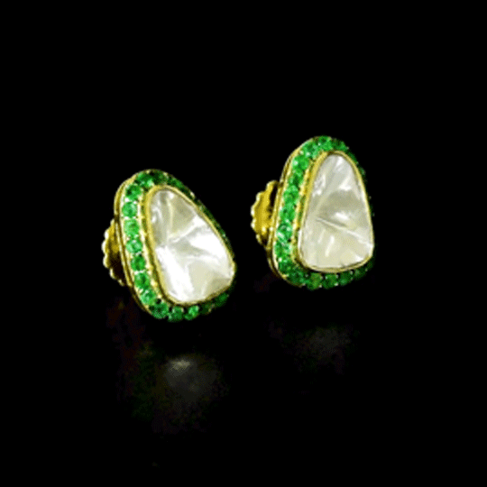 Bold Diamond Polki tops surrounded by vibrant emeralds, beautifully blending timeless heritage, refined elegance, and everyday luxury for every occasion.(KME2532)