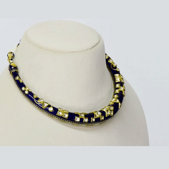 A traditional double-sided jadai halsi necklace crafted with diamond polki, showcasing intricate detailing and heritage artistry. A timeless statement reflecting royal elegance and classic Indian craftsmanship. (KMNE3685)