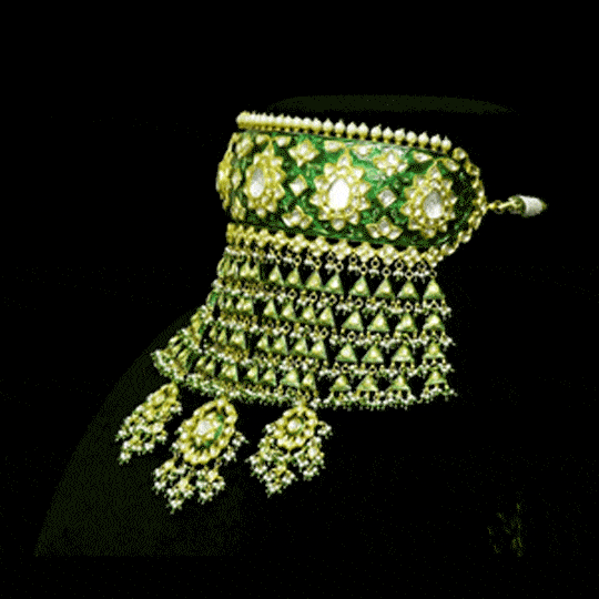 Heritage Green Aad Necklace Celebrate timeless craftsmanship with this traditional green enamelled Aad necklace, (KMNE3717)
