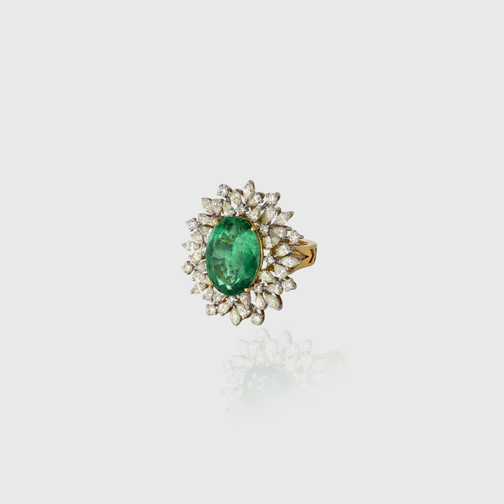 Stunning ring with vivid oval emerald, accented by sparkling diamonds—elegant and timeless for every occasion.(PGDR0429)