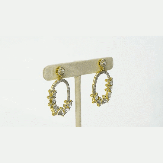 Contemporary elegance meets timeless sparkle in these fusion earrings, adorned with radiant Diamond Polki and brilliant diamonds.(WDN1247)