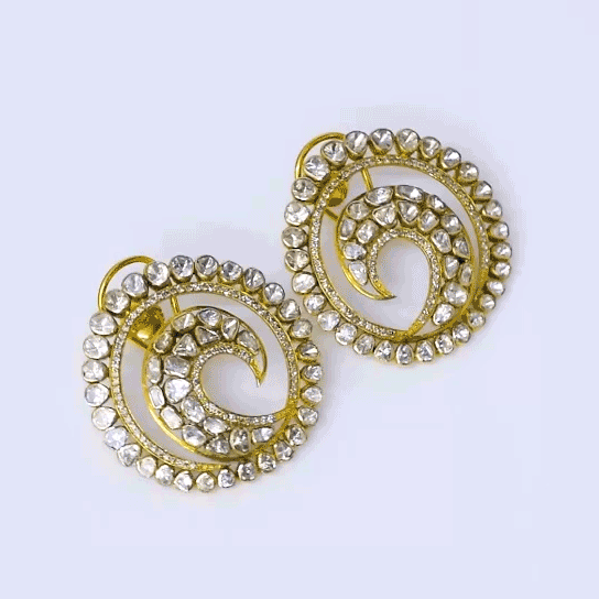 Radiate sophistication with our elegant earrings featuring dazzling diamond rounds and mesmerizing uncut diamonds.(KME2289)