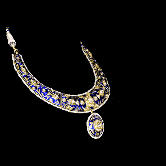 Hasli type necklace and earring pair in 18k gold and diamond polki. - KMNE3171