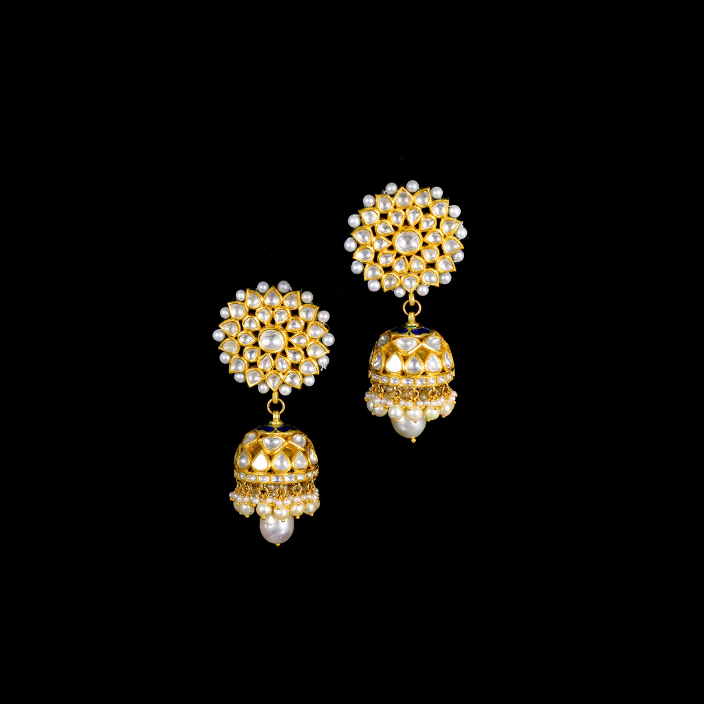 Karnphool eearrings with jhoomki pair in 18k gold and uncut diamond with pearls This Karnphool with Jhoomki pair in Diamond - KME2192